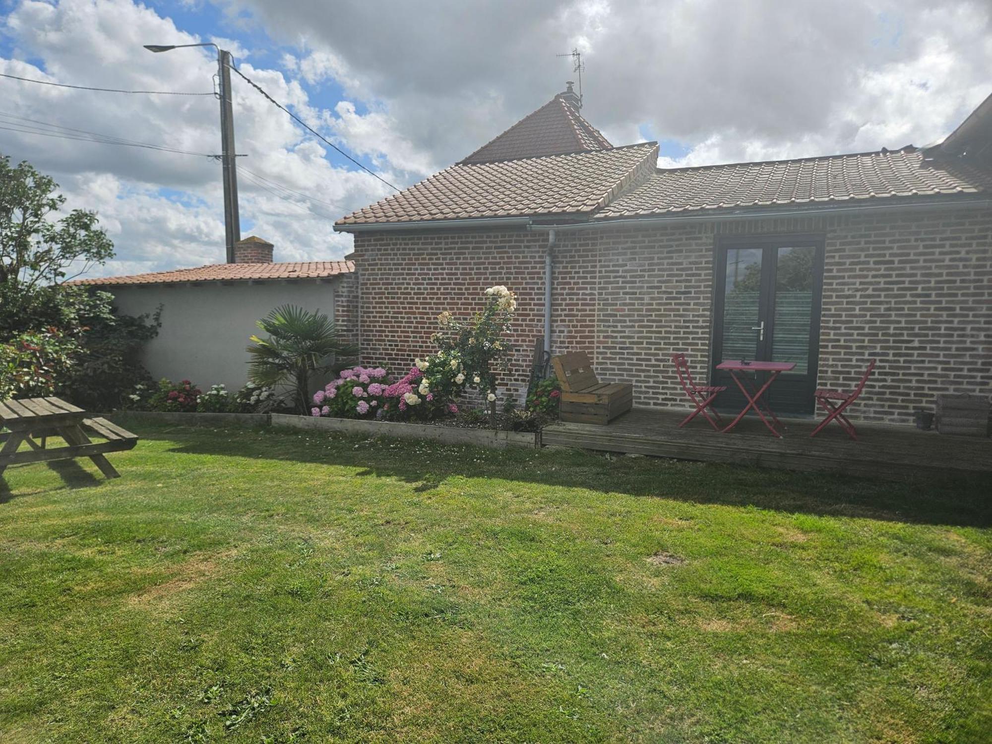 Chambre D Hotes Le Pigeonnier Fromelles Esterno foto